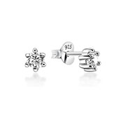 925 Sterling silver earring with cubic zircon.