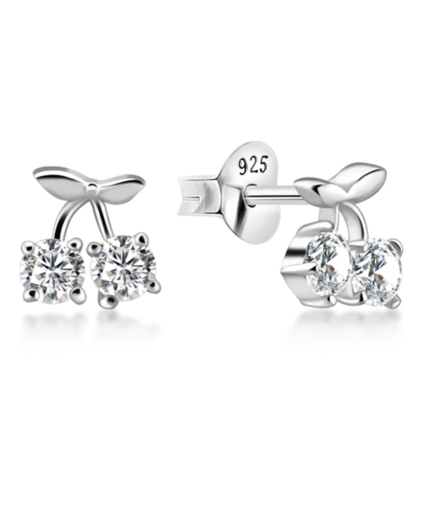 925 Sterling silver earring with cubic zircon.