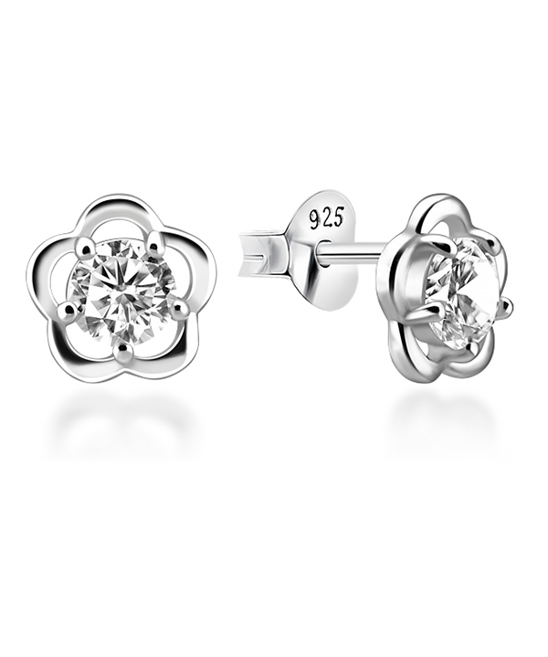 925 Sterling silver earring with cubic zircon.