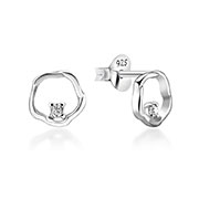 925 Sterling silver earring with cubic zircon.