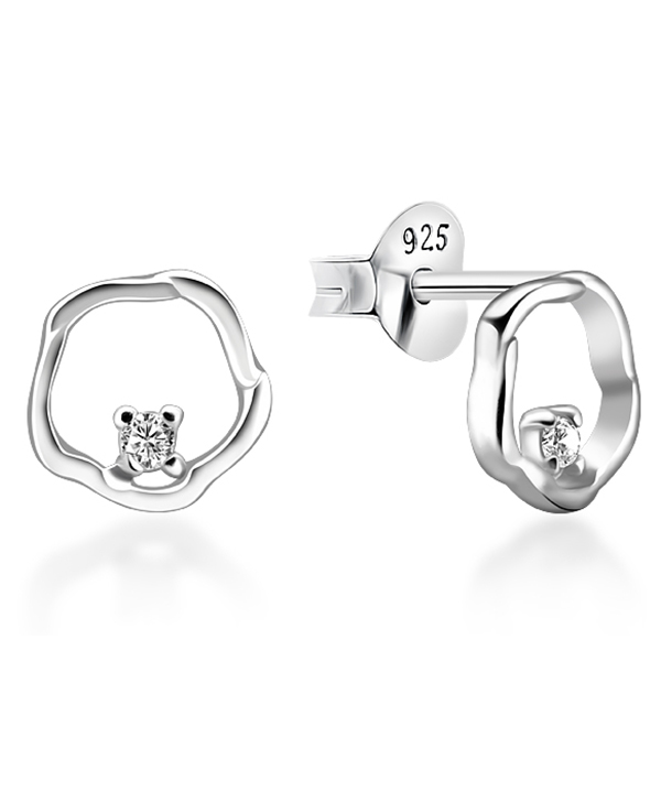 925 Sterling silver earring with cubic zircon.