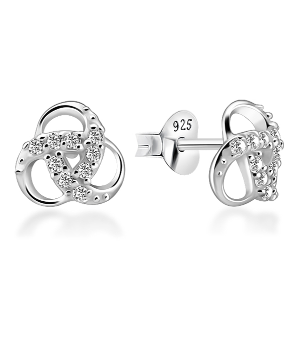 925 Sterling silver earring with cubic zircon.