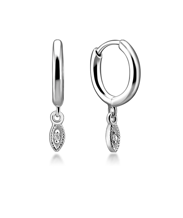 925 Sterling silver earring with cubic zircon.