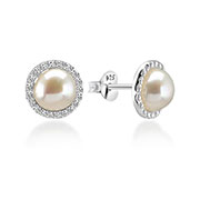 925 Sterling silver earring with cubic zircon.