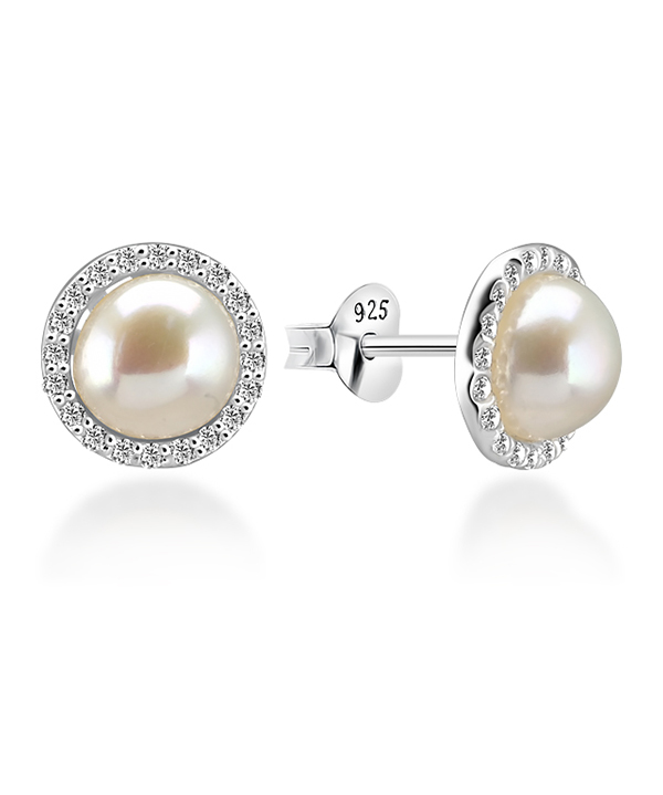 925 Sterling silver earring with cubic zircon.