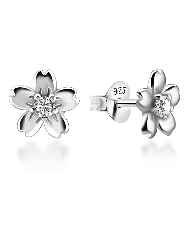 925 Sterling silver earring with cubic zircon.