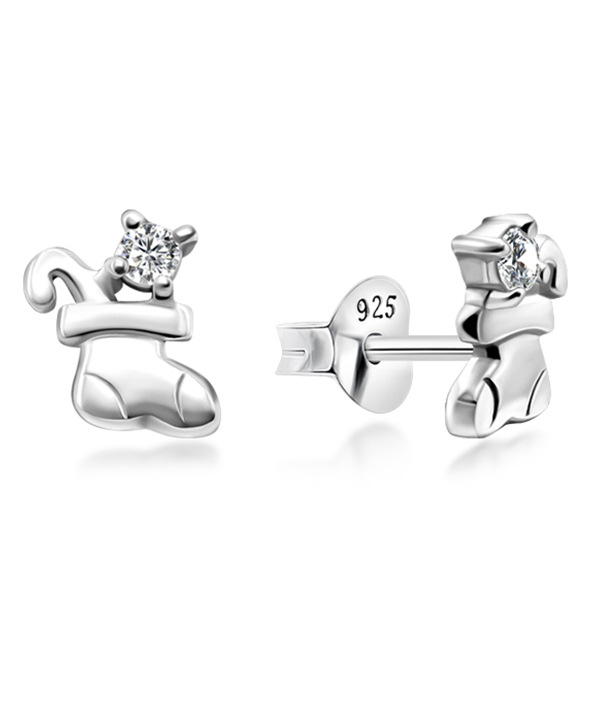925 Sterling silver earring with cubic zircon.