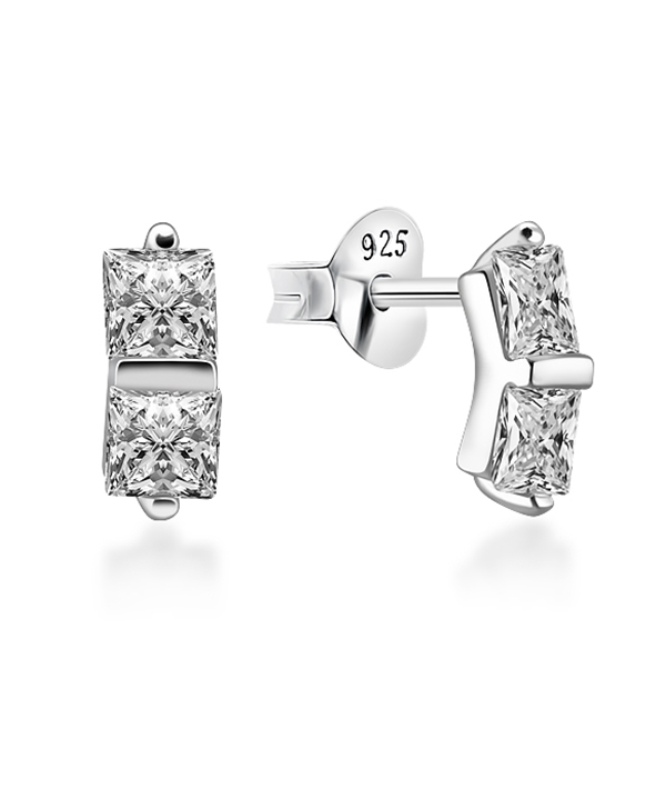 925 Sterling silver earring with cubic zircon.