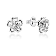 925 Sterling silver earring with cubic zircon.