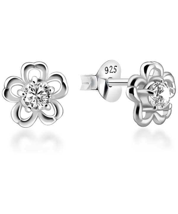 925 Sterling silver earring with cubic zircon.