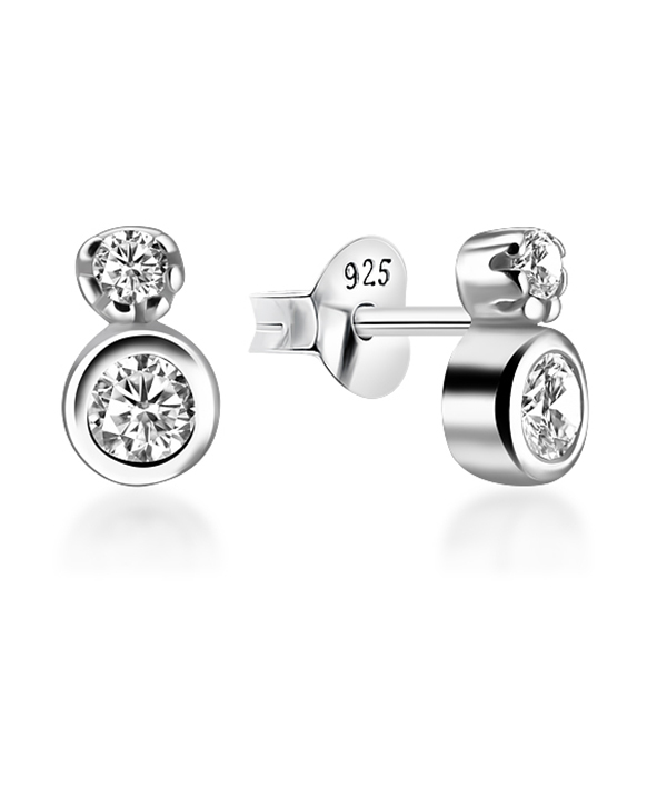 925 Sterling silver earring with cubic zircon.