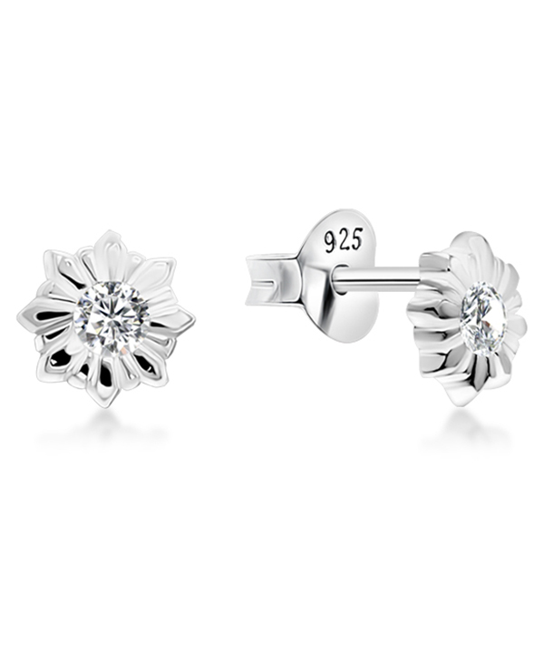 925 Sterling silver earring with cubic zircon.