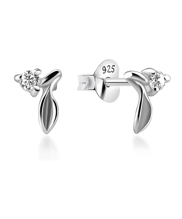 925 Sterling silver earring with cubic zircon.