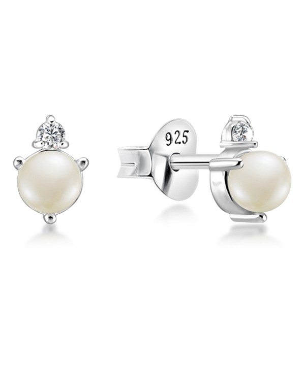 925 Sterling silver earring with cubic zircon.
