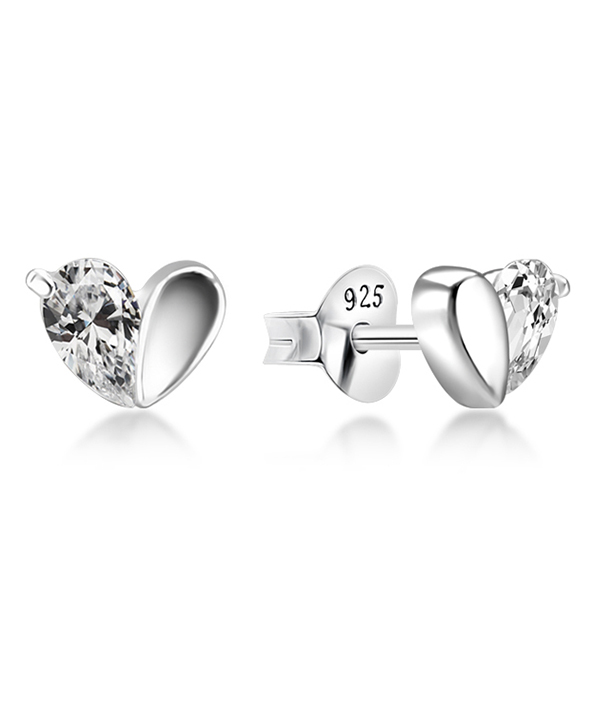 925 Sterling silver earring with cubic zircon.