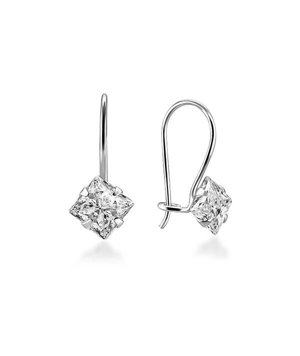 925 Sterling silver earring with cubic zircon.