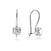 925 Sterling silver earring with cubic zircon.