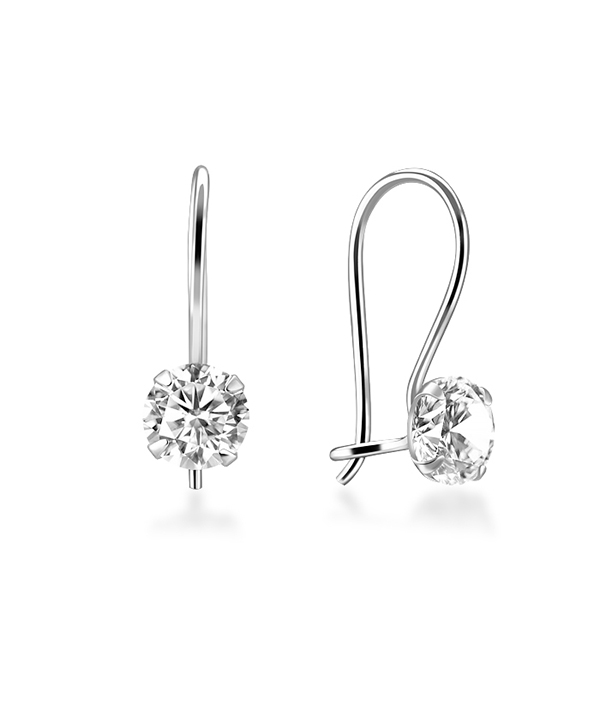 925 Sterling silver earring with cubic zircon.