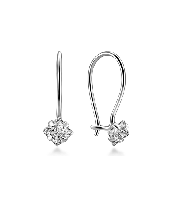 925 Sterling silver earring with cubic zircon.