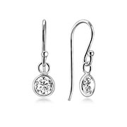 925 Sterling silver earring with cubic zircon.