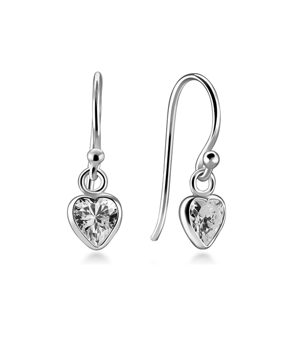 925 Sterling silver earring with cubic zircon.