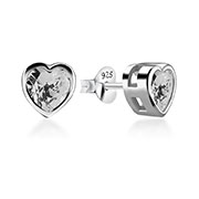 925 Sterling silver earring with cubic zircon.