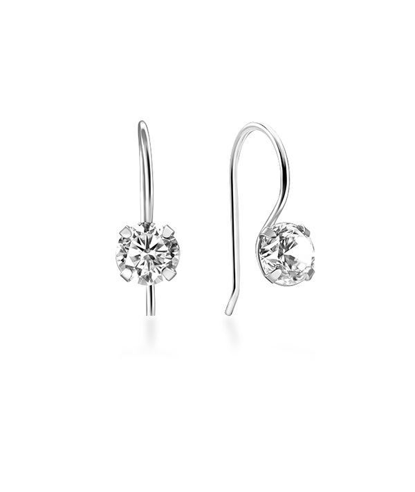 925 Sterling silver earring with cubic zircon.