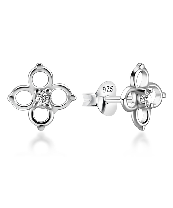 925 Sterling silver earring with cubic zircon.