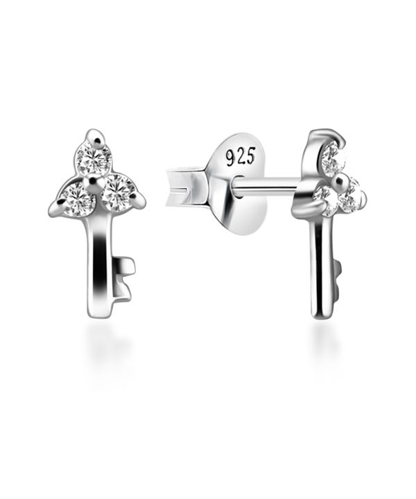 925 Sterling silver earring with cubic zircon.