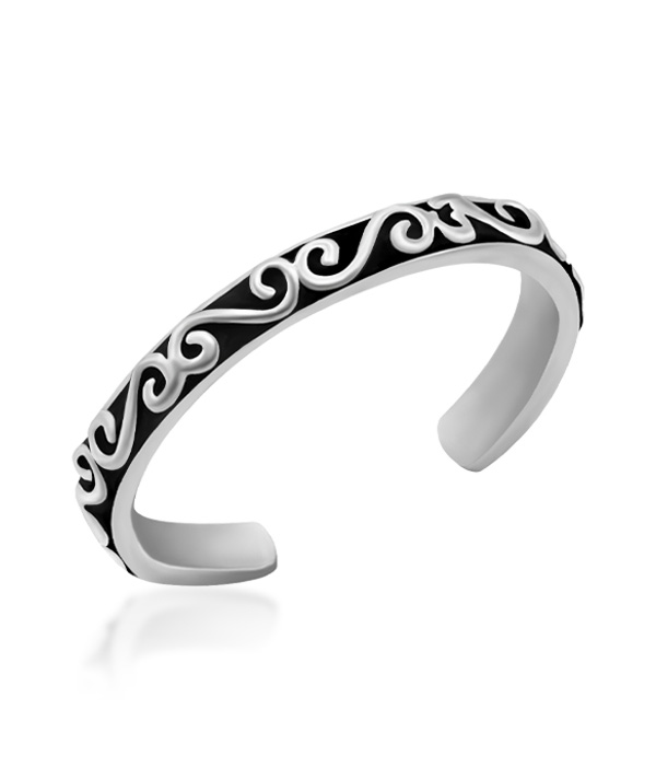 Plain 925 Sterling silver toering.