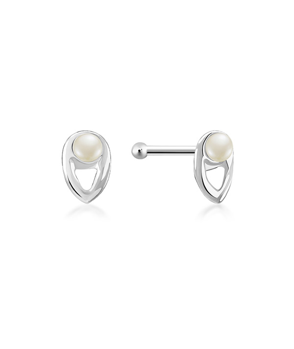 925 Sterling silver nose stud with synthetic pearl.
