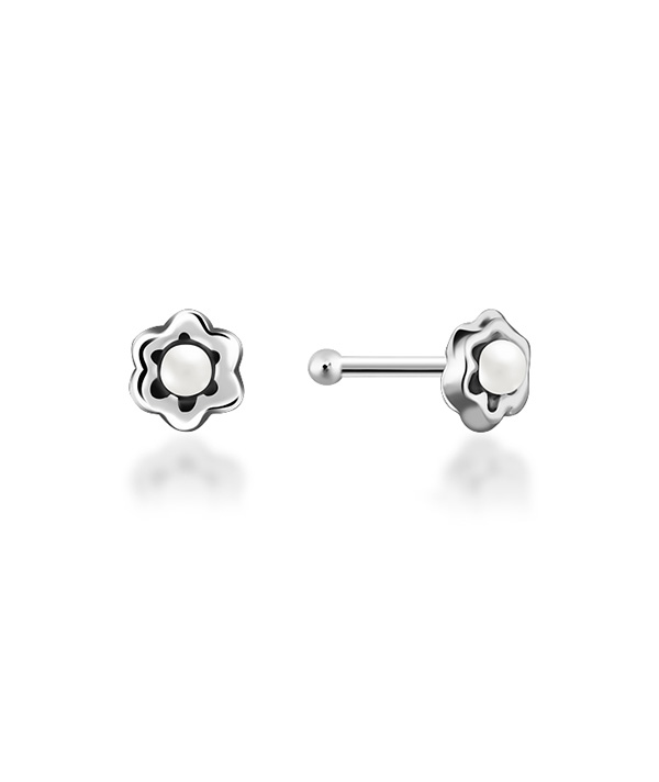 925 Sterling silver nose stud with synthetic pearl.
