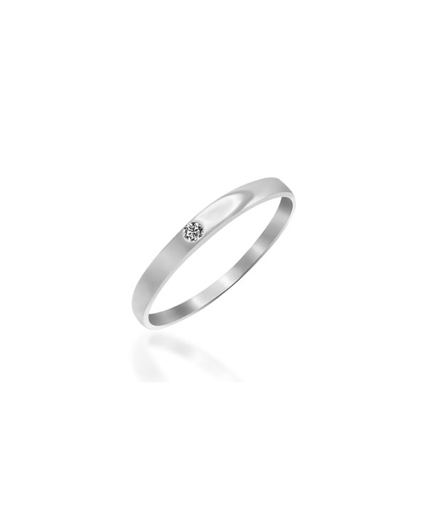 925 Sterling silver ring with crystals.