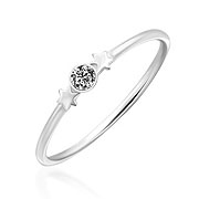 925 Sterling silver ring with crystals.