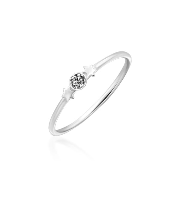 925 Sterling silver ring with crystals.