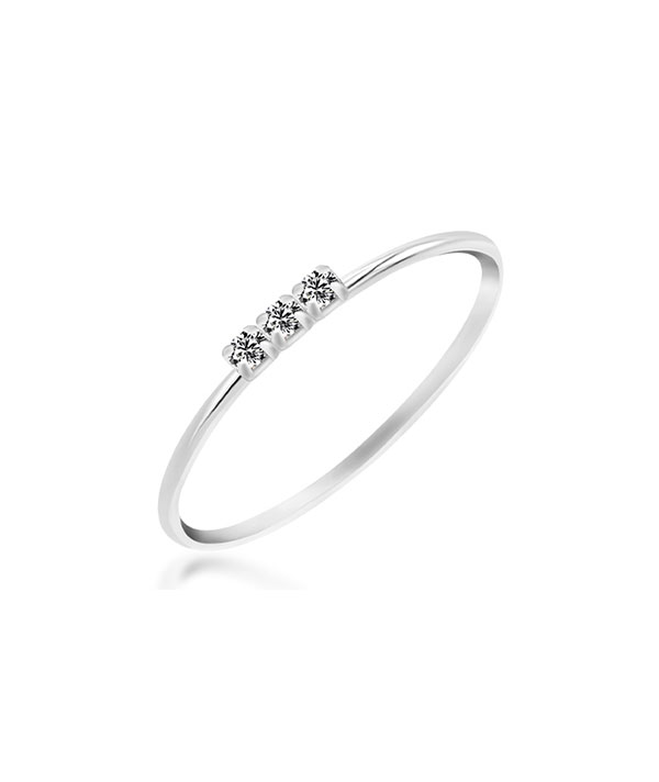 925 Sterling silver ring with crystals.