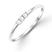925 Sterling silver ring with crystals.