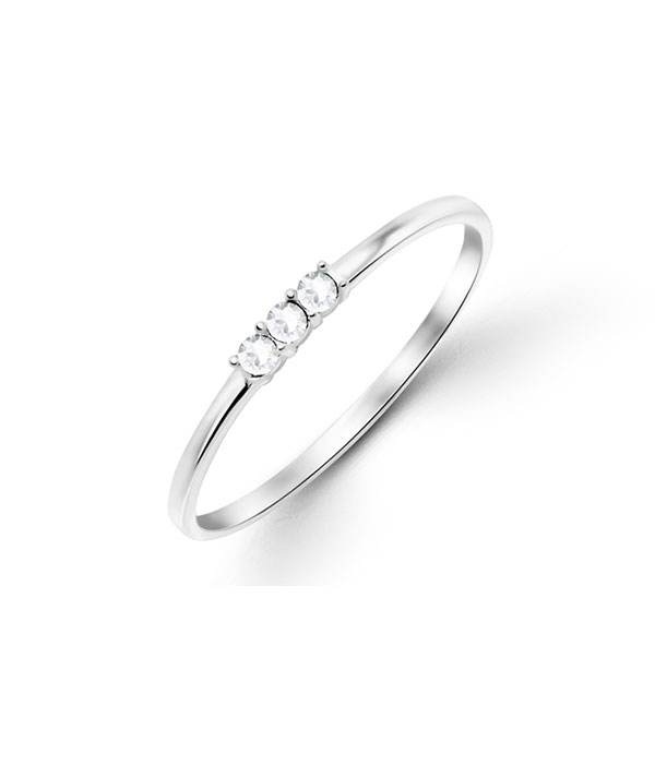 925 Sterling silver ring with crystals.